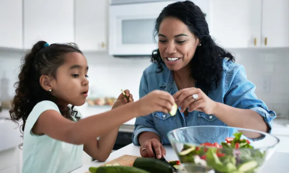 How Parents Can Help Kids Eat Better